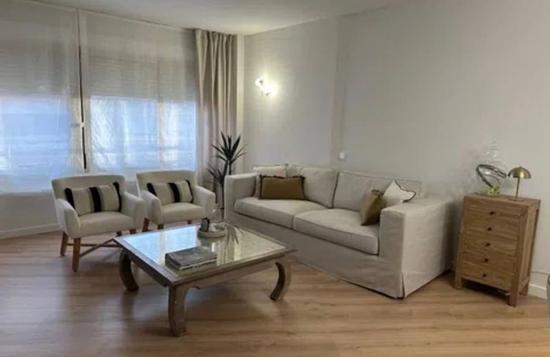 Rental of a large bright apartment with 2 bedrooms, 125 m², Alicante, Spain